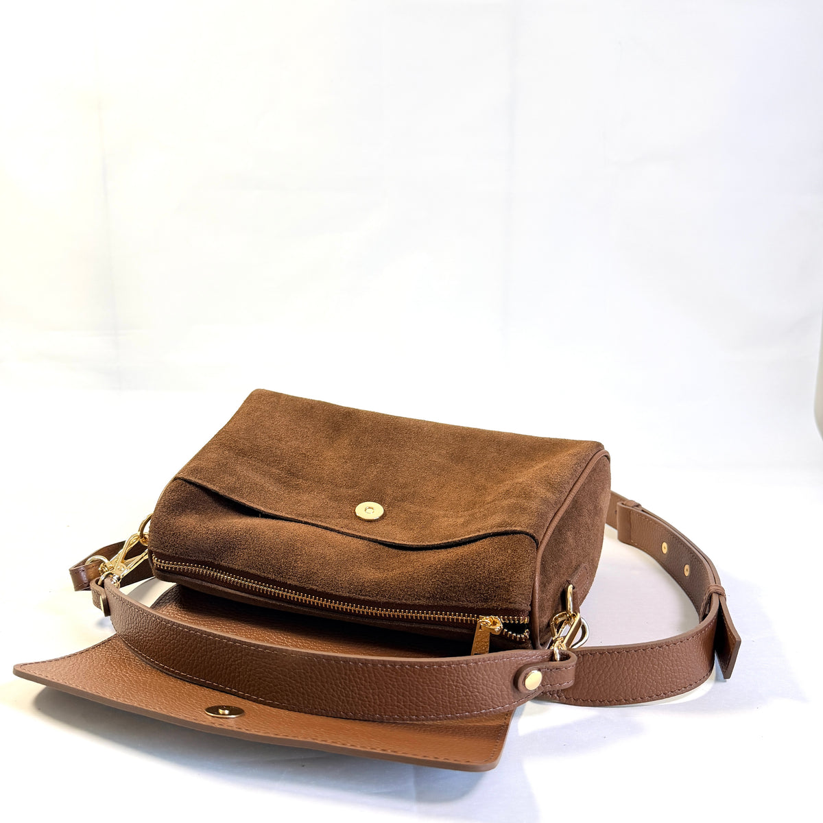 BORSA NOLA IN VERA PELLE SCAMOSCIATA