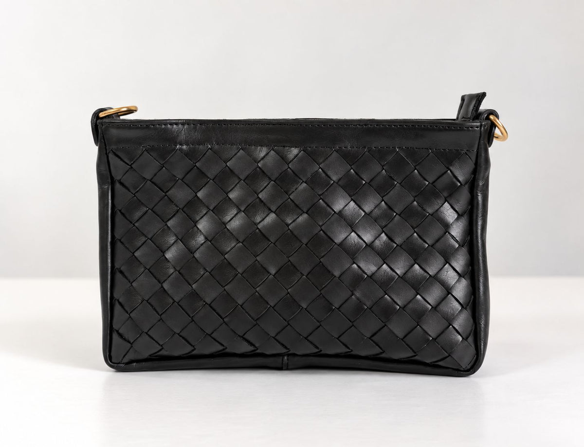 CLUTCH INTRECCIATA IN VERA PELLE