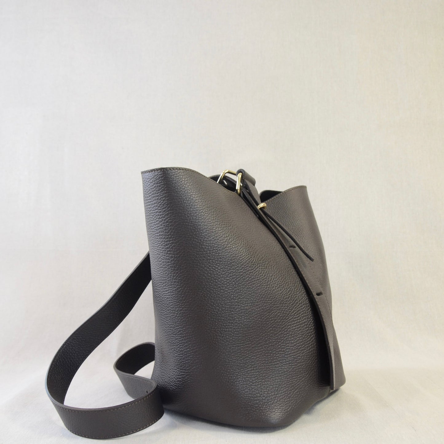 BORSA BUCKETT