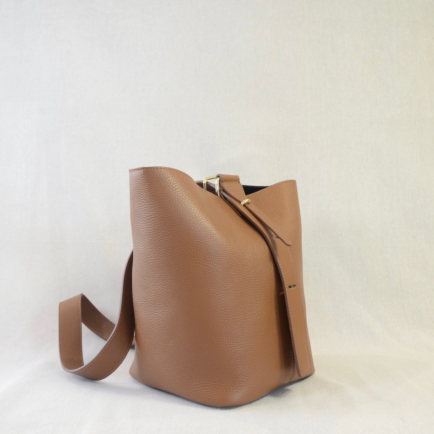 BORSA BUCKETT