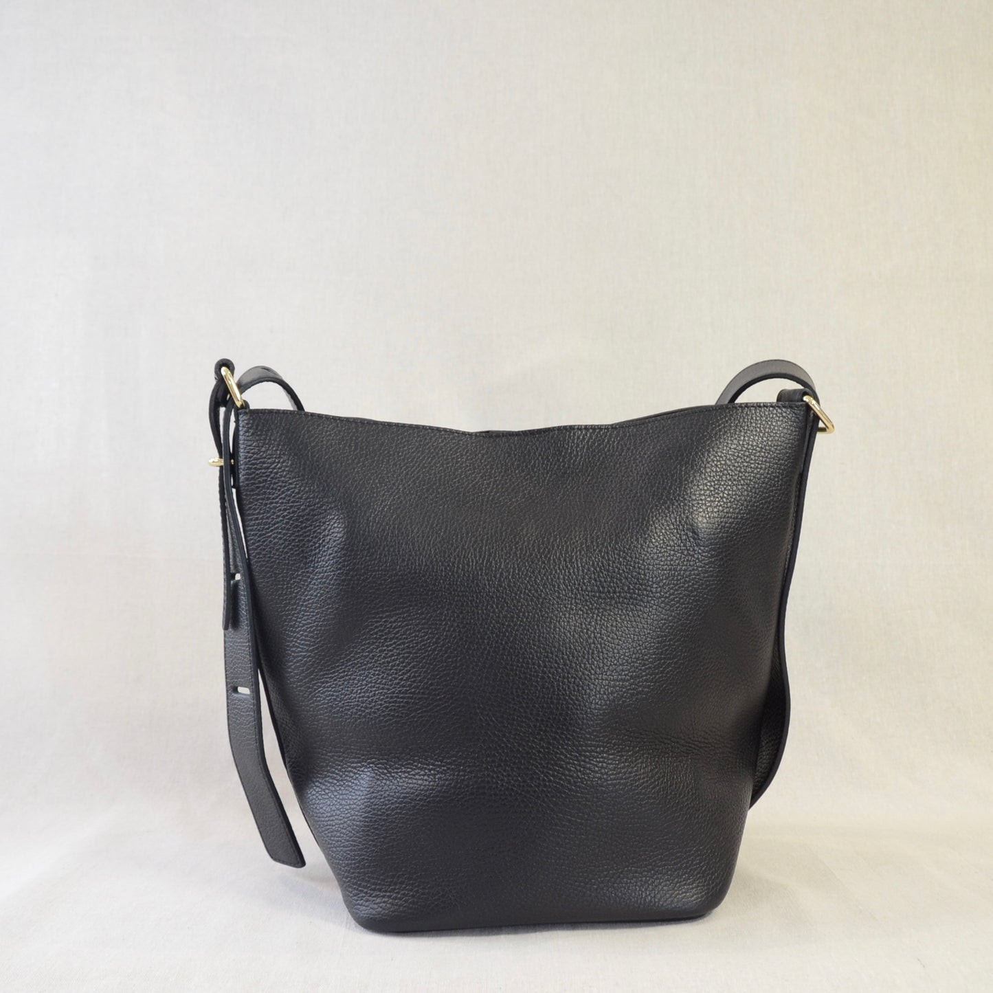 BORSA BUCKETT