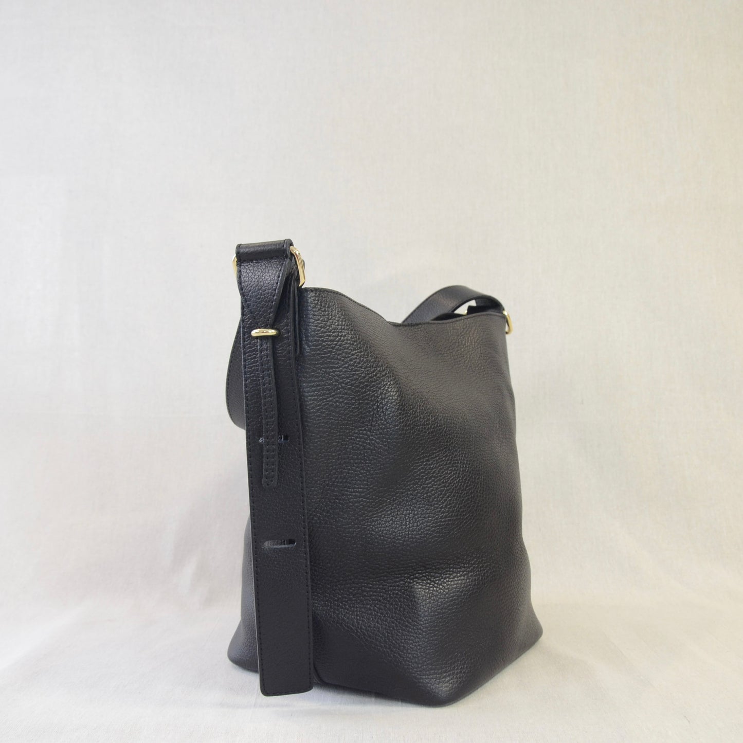 BORSA BUCKETT