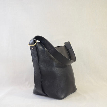 BORSA BUCKETT