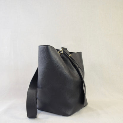 BORSA BUCKETT