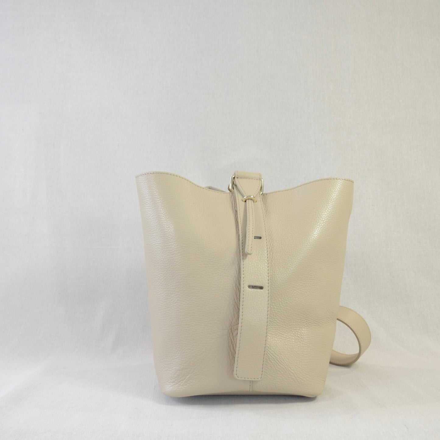 BORSA BUCKETT