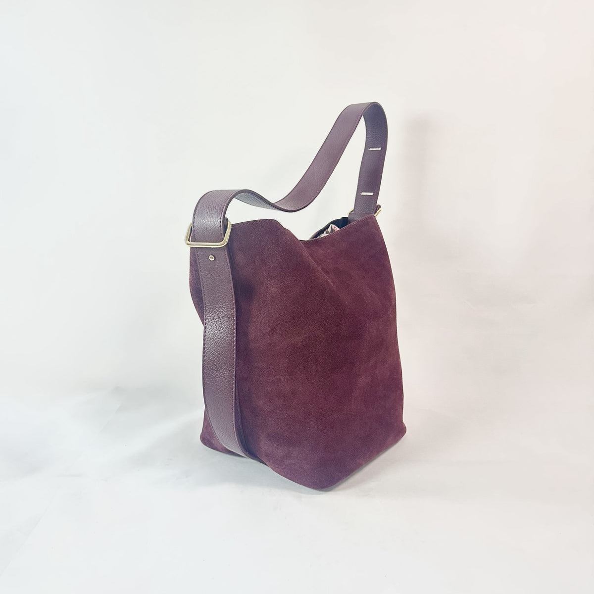 BUCKET BAG IN CAMOSCIO