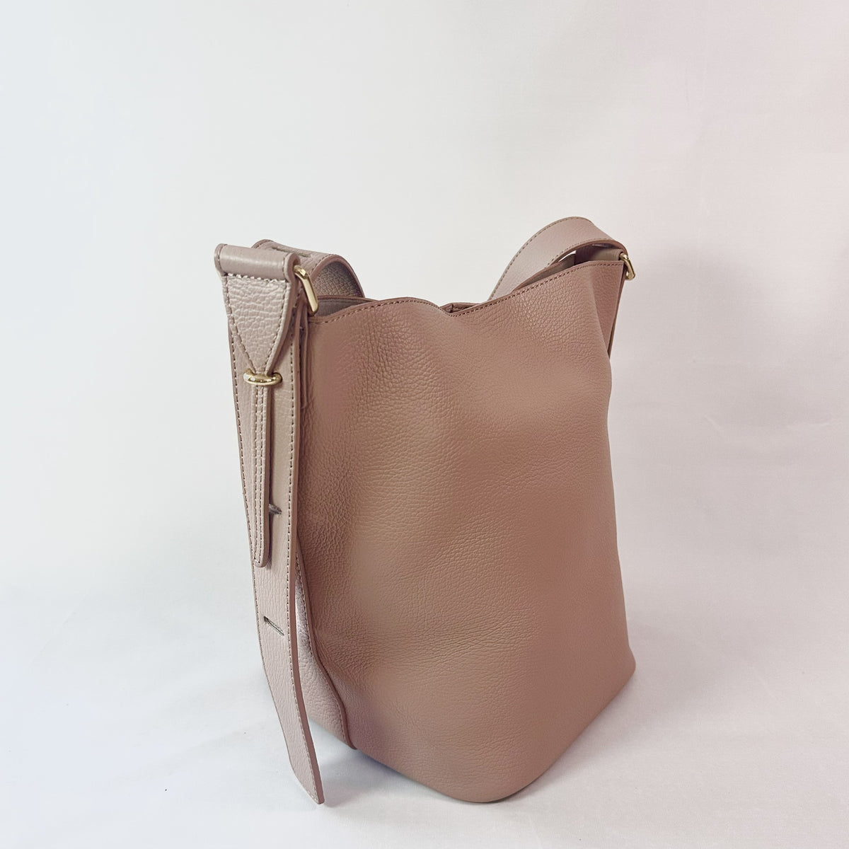 BUCKET BAG