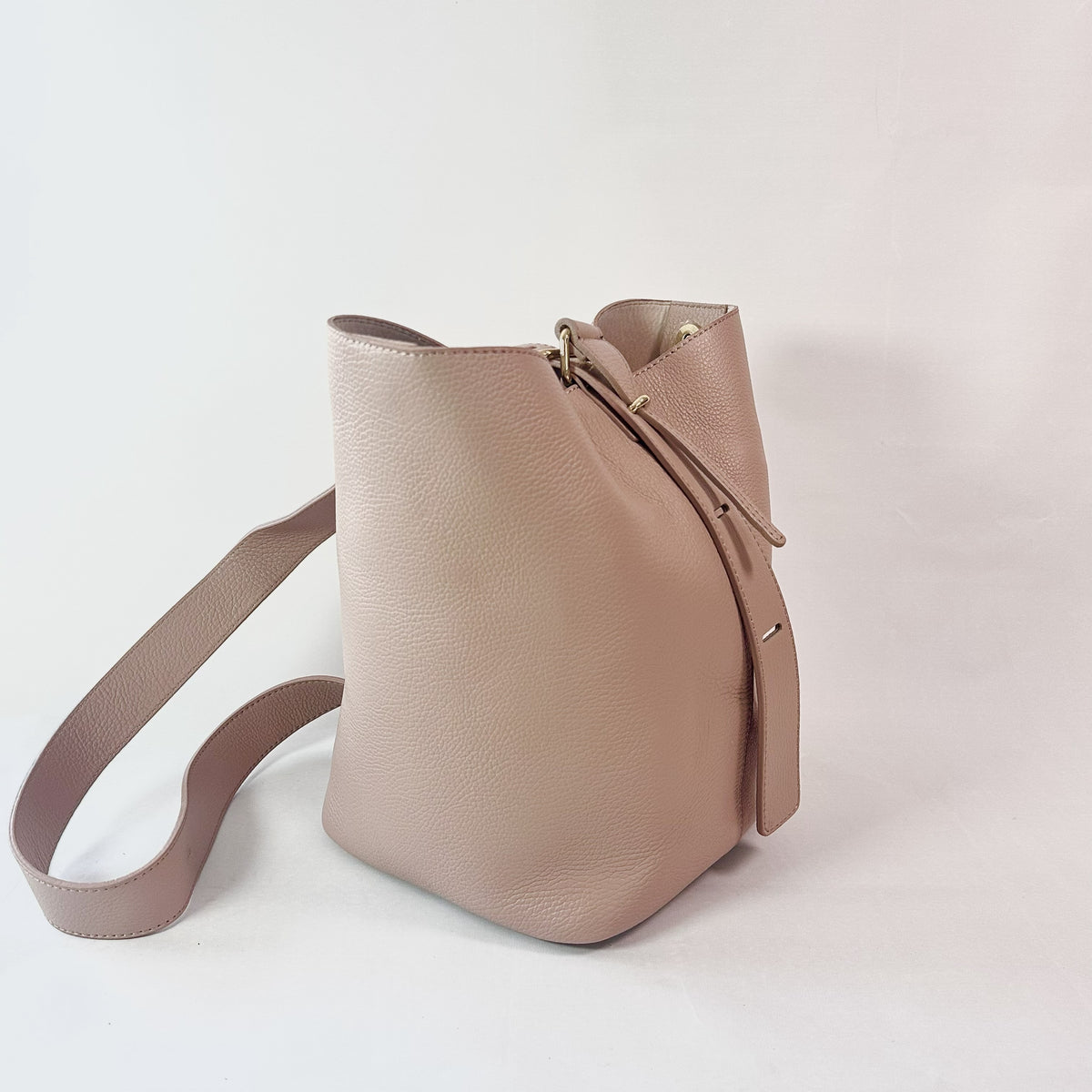 BUCKET BAG