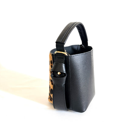 BORSA BUCKET NINA IN CAVALLINO E VERA PELLE MARTELLATA