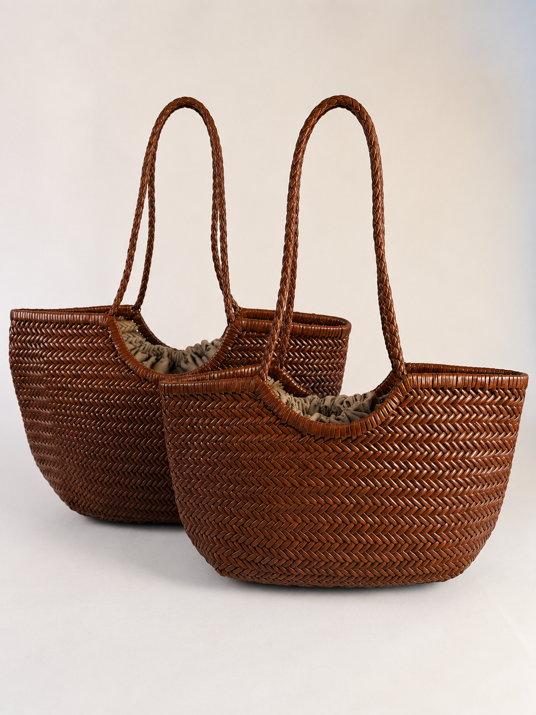 BORSA INTRECCIATA AGHATA MEDIA IN VERA PELLE